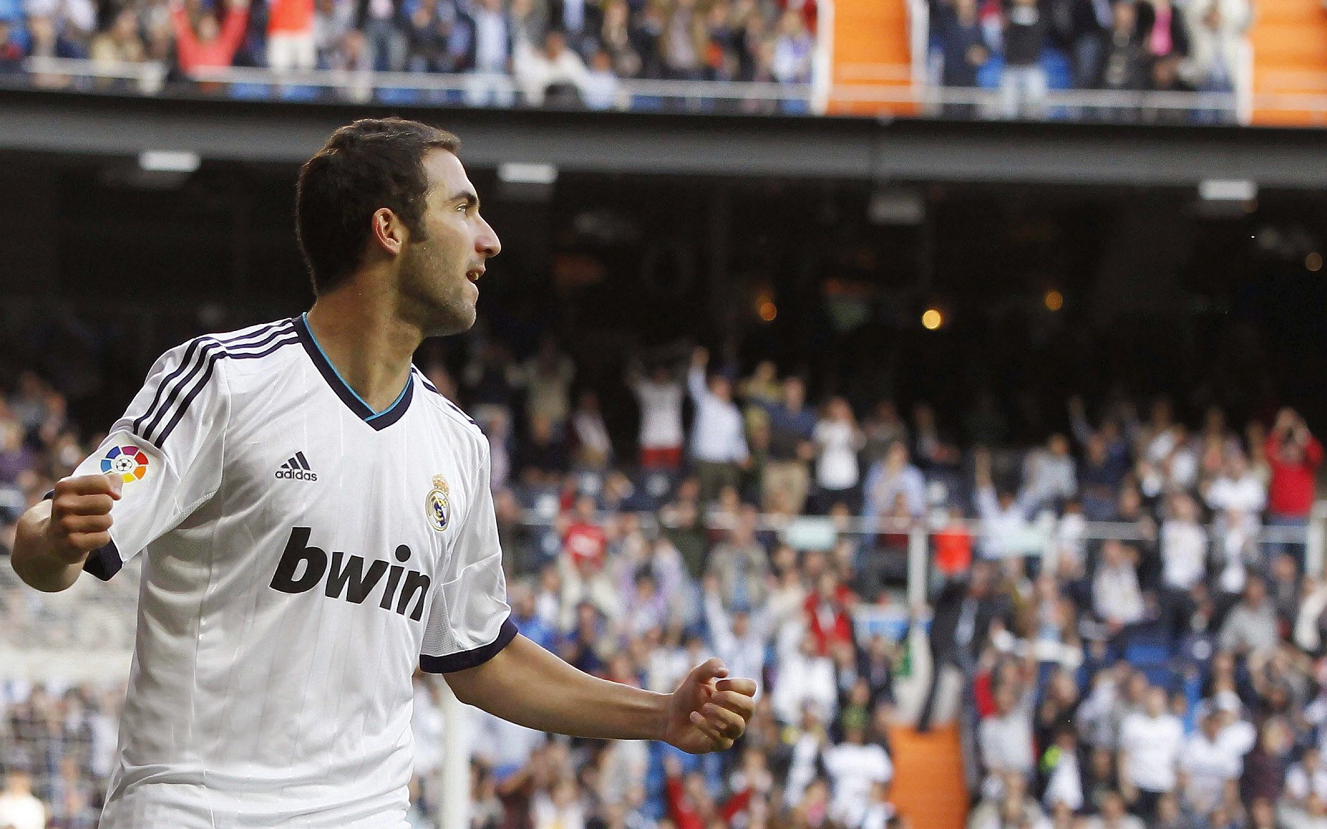 九游APP-当欧冠哨响时，哈登在另一个球场投出绝杀世界波